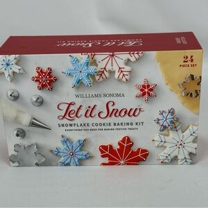 Set 24:Williams Sonoma Let it Snow Snowflake Cookie Cutter Set